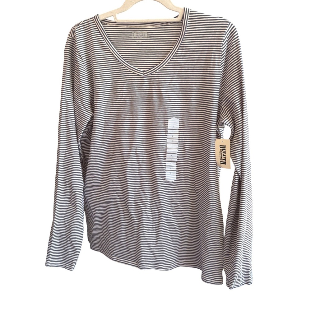 Duluth Trading Co No-Yank Nautical‎ Navy Striped V-Neck T-Shirt Blue Cotton L